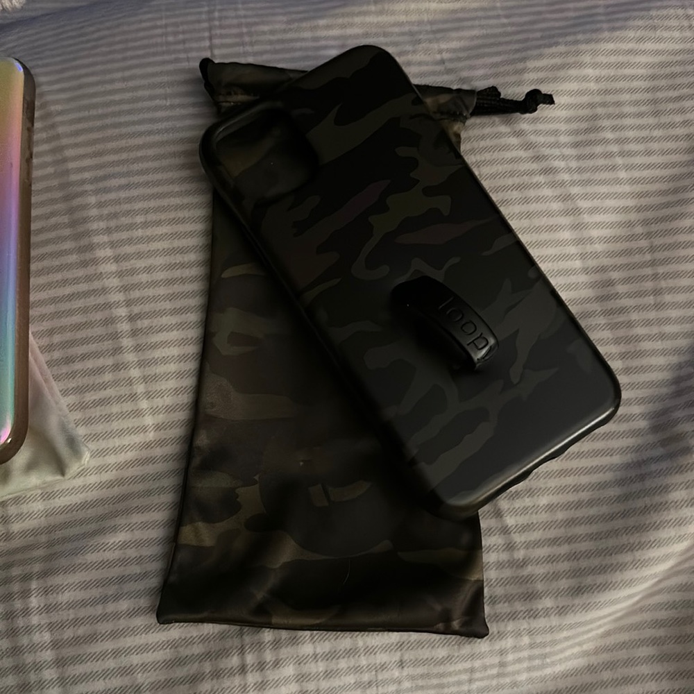 iPhone 11 Pro Max camo loopy